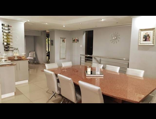 5 BEDROOM HOUSE FOR SALE IN MONTROSE